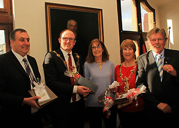 v.l.n.r: Councillor David Fuller, OB Sren Link, Lady Mayoress Anne Taulbut, Lord Mayor Lynne Stagg, Robert Tonks